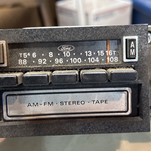 Vintage Ford Push Button 8 Track Am Fm Radio 70s Mercury? 0651-02 | eBay
