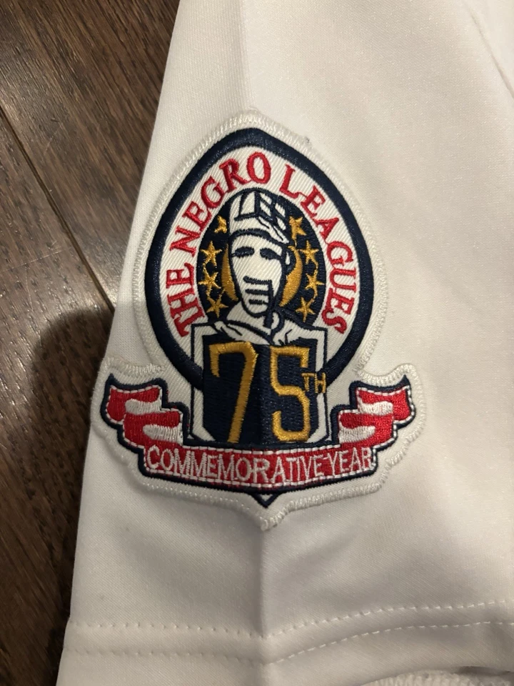 Cooperstown Collection White Ken Griffey Jr Jersey Men's Negro League Jersey S - Image 2 of 3