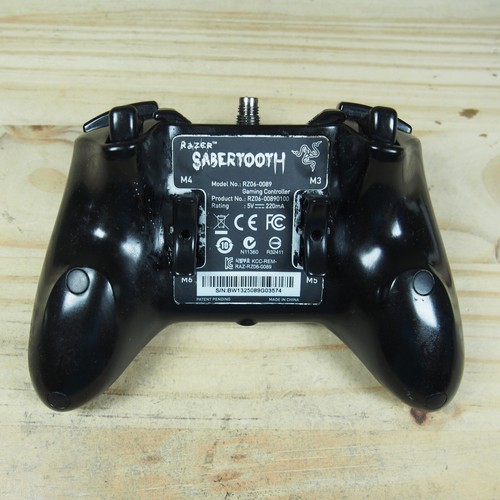 Razer Sabertooth Wired Controller for Xbox 360 Tested Works w/Cables and Case - Picture 4 of 11