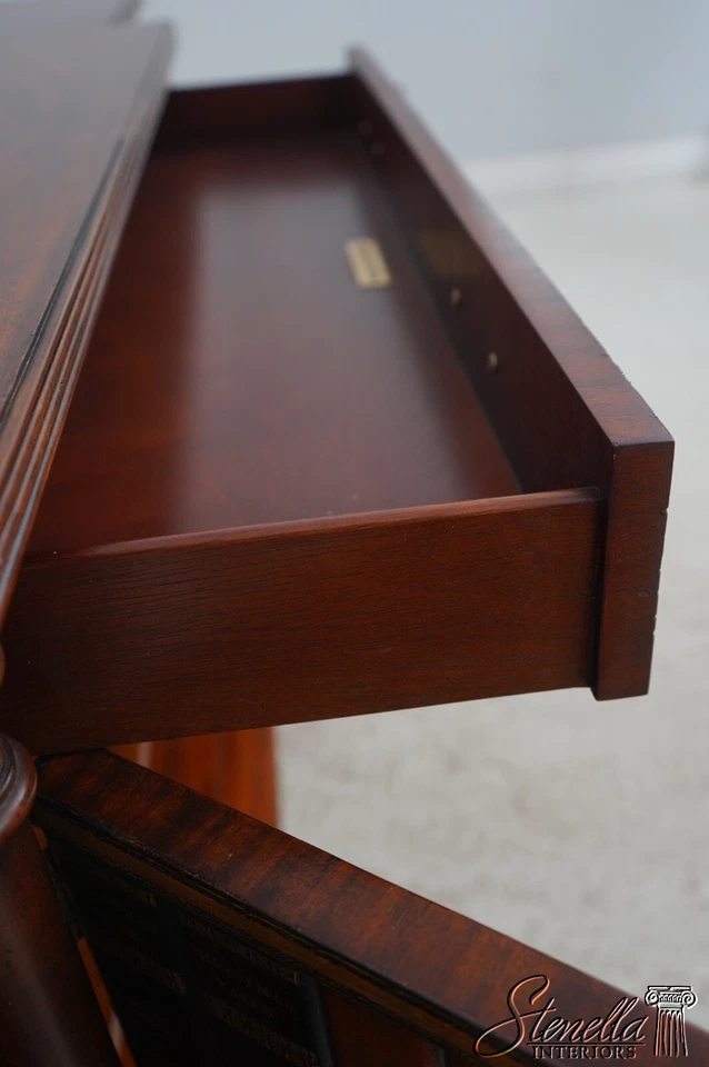 L67516: MAITLAND SMITH 书条桃花心木书架 Credenza — 第 4/4 张图片