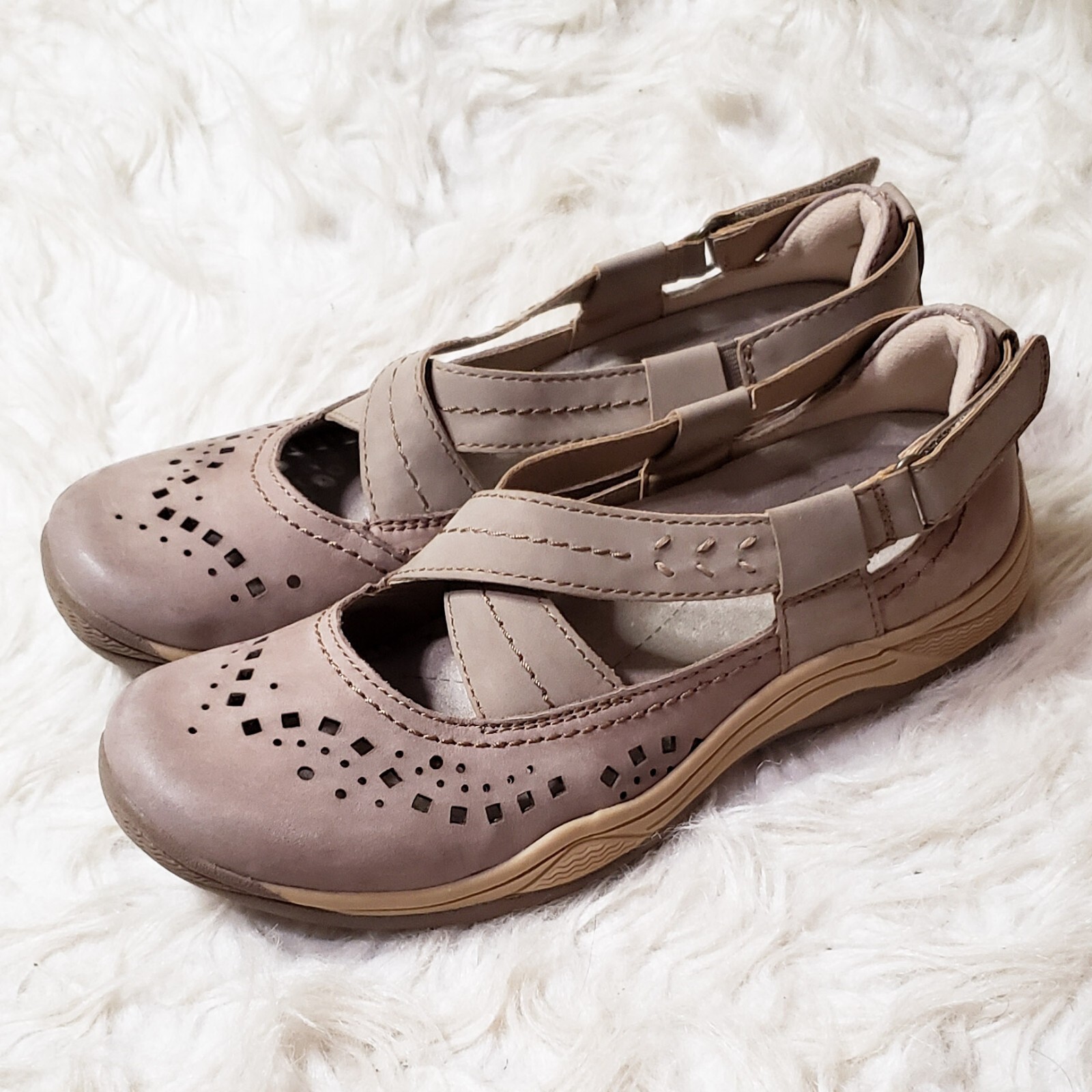 earth origins clara casey