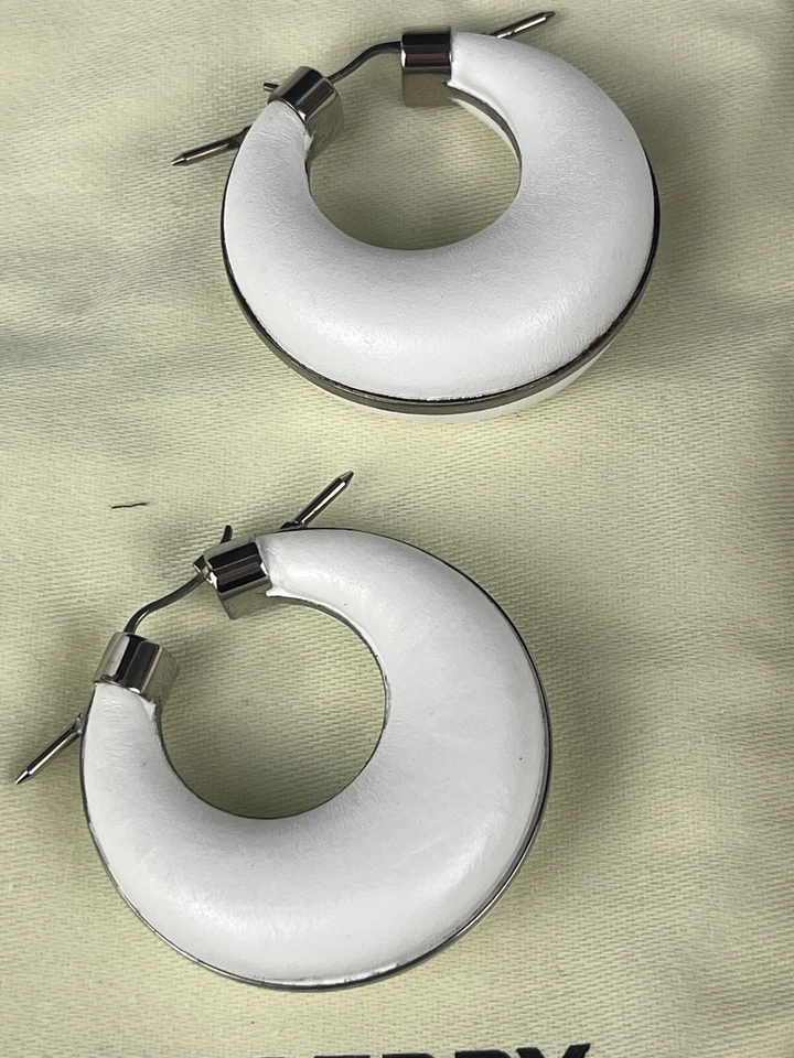 Pendientes de aro Burberry Palladio/blanco gráficos Foto 3 de 4