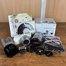 OLYMPUS E-PL6 Mirrorless Camera White with Box and Lens Excellent Condition