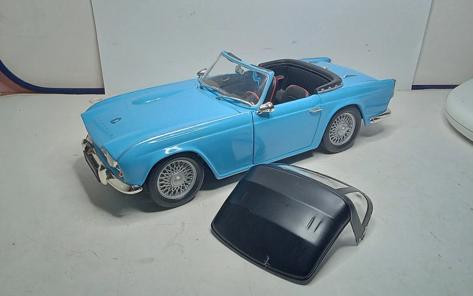 JADI 1/18 TRIUMPH TR4 CABRIOLET VOLANT A GAUCHE BON ETAT SANS BOITE gé C8 - Photo 2/4