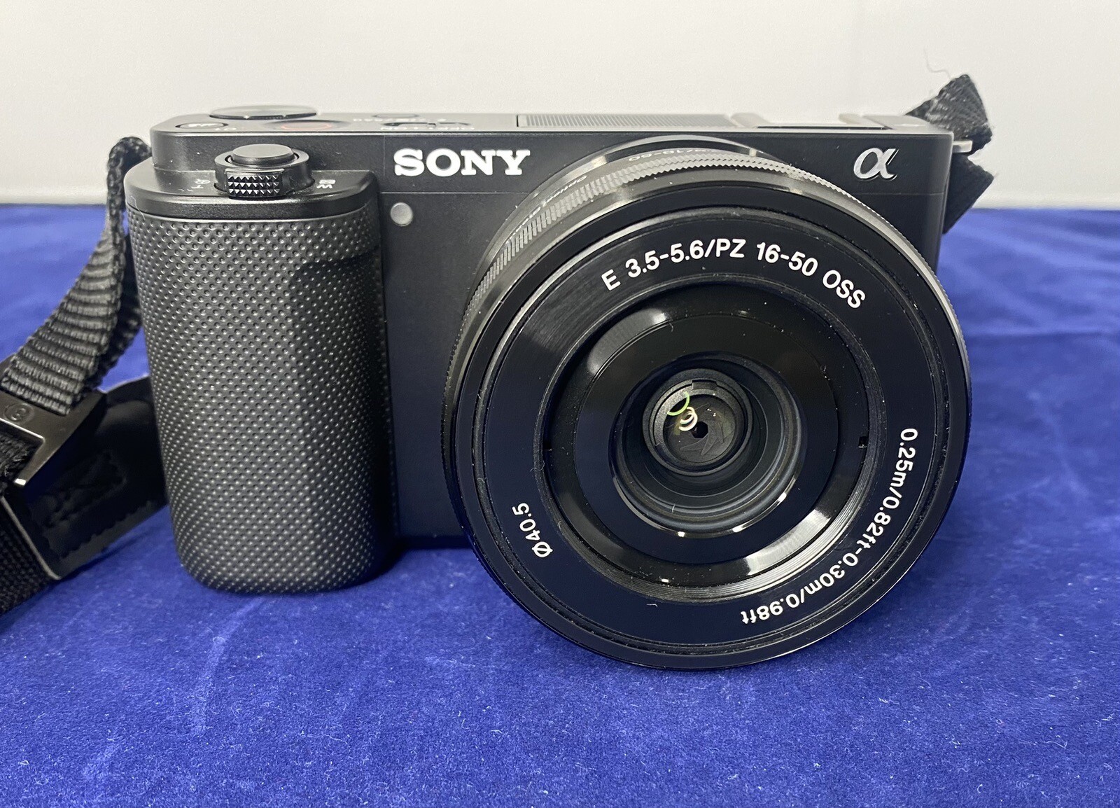 Sony Alpha ZVE10 24.2MP Black (1650mm Zoom Lens & NEW 256 SD CARD