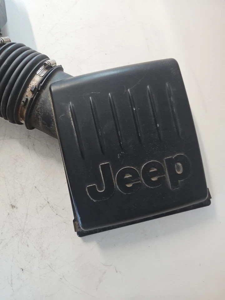 1999-2004 Jeep Grand Cherokee 4.0L Air Box Resonator & Tube With Air Box Lid OEM Foto 3 de 4