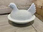 Vtg Indiana Milk Glass Hen on Nest Covered Dish - Slotted Beads Stippled Nest 7”