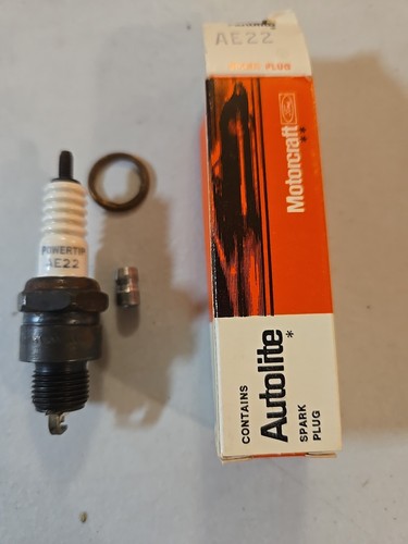 Vintage Autolite Motorcraft AE22 Spark Plug New Old Stock - Picture 6 of 7