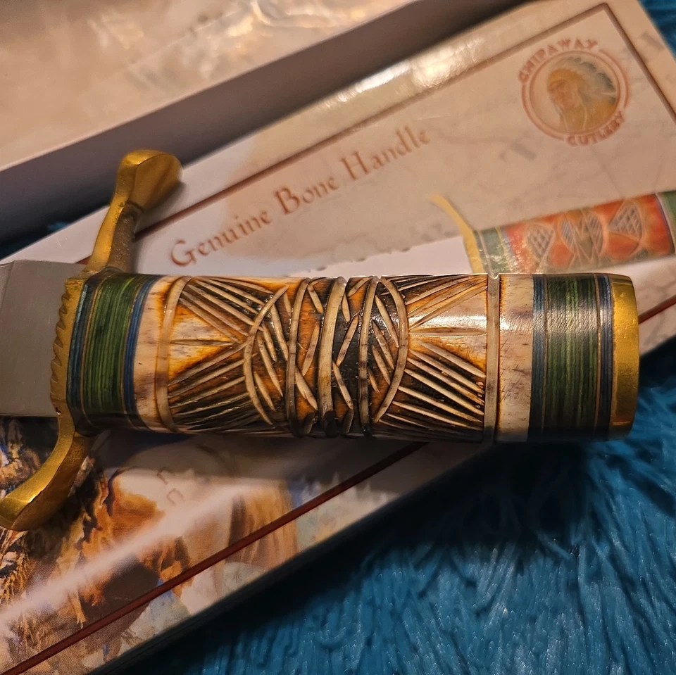 12" CHIPAWAY CLASSICS SERIES "FALLING ROCK" 440 BLADE CARVED BONE HANDLE ARTWORK - Image 2 of 4