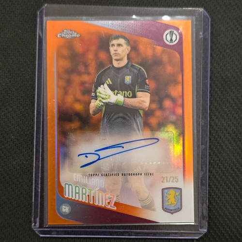 Topps Chrome UEFA Club Competitions 2025/26 Emiliano Martinez CA-EM Auto 21/25