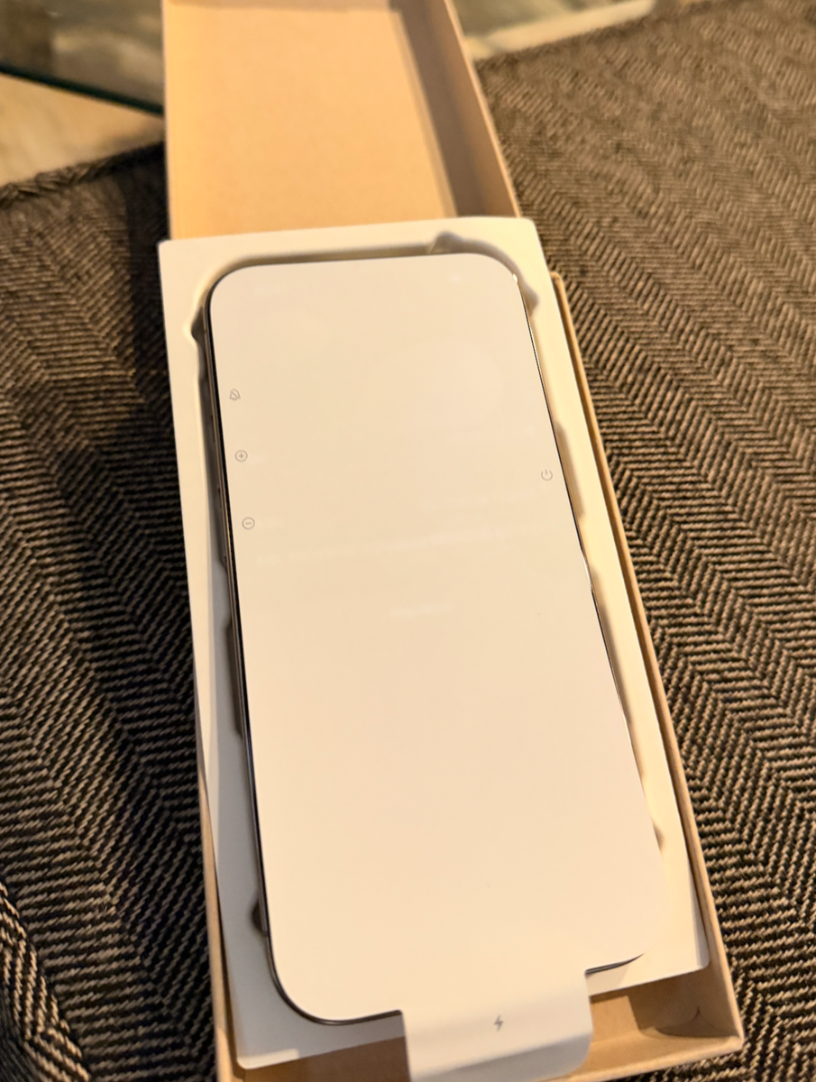 Apple iPhone 15 Pro - 128 GB - Natural Titanium (Unlocked) for