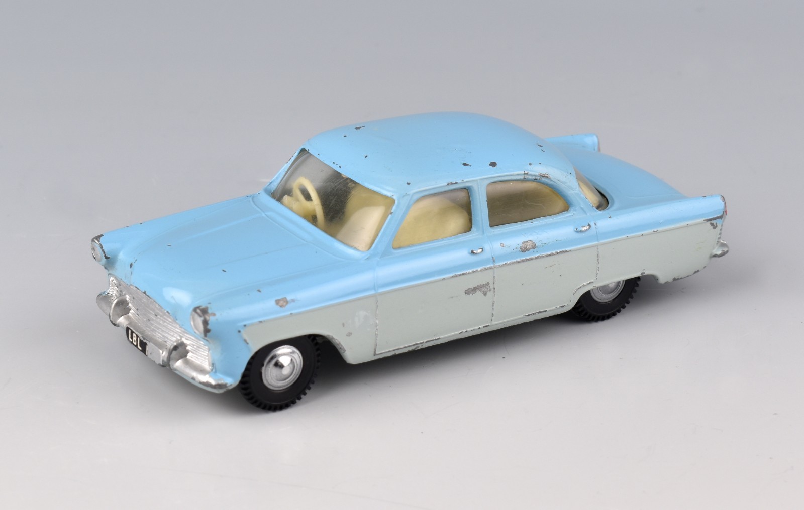 Spot-On 100sl, Ford Zodiac (with lights) - Free Price Guide & Review