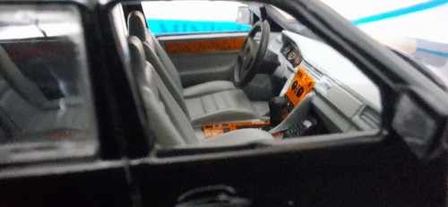 Mercedes-Benz E-Class 500 E W124 V8 1990 Blue Black 1:43 Minichamps MIN3240 RARE - Picture 9 of 16