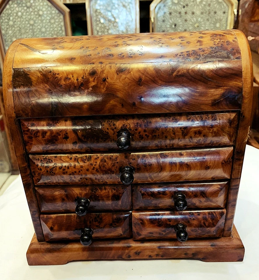 Armario pequeño vintage de madera de teca artesanal tallado a mano Marruecos armario muebles Foto 2 de 4