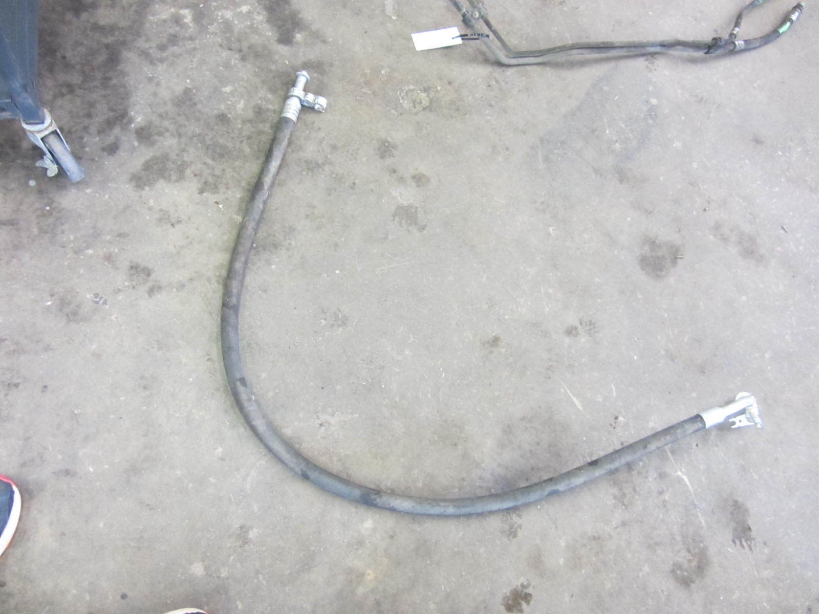 93 94 95 Volkswagen Eurovan OEM evaporator hose 701820729g bL3