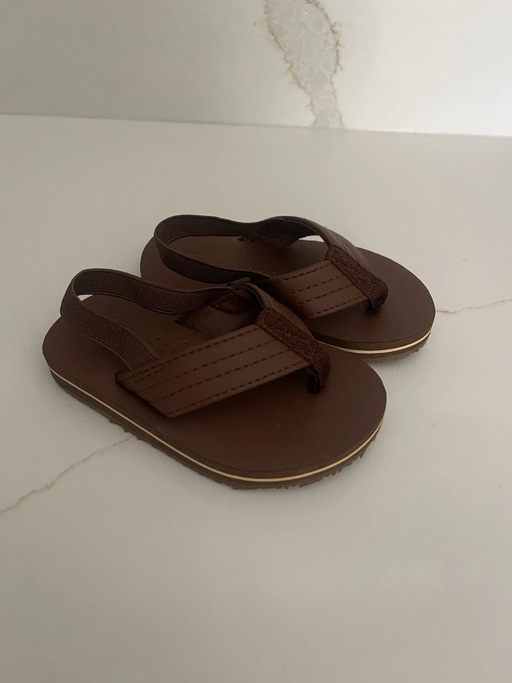 GAP Baby Toddler Flip Flips Size 6C Like New - Image 2 of 4