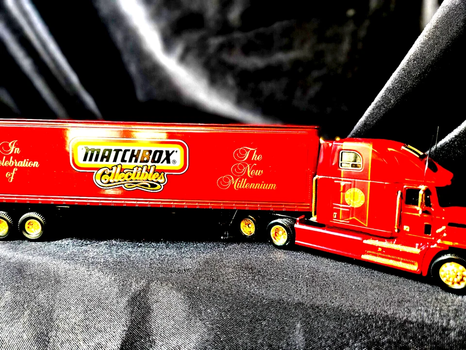 Remolque tractor Matchbox Millennium Mack escala 1:58 Inv. #1702 Foto 2 de 4