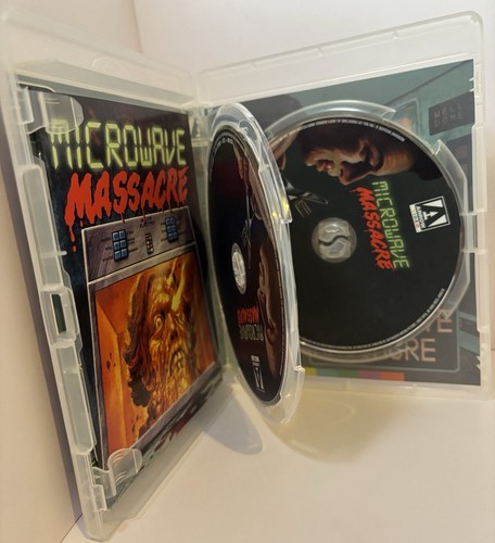 MICROWAVE MASSACRE (1983) Blu-ray + DVD ARROW OOP Booklet Horror Comedy MINT - Picture 4 of 10