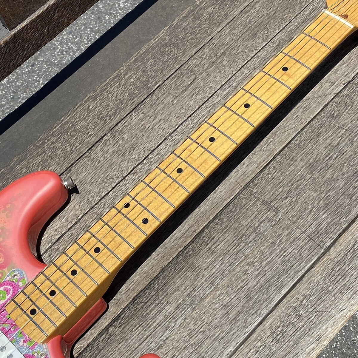 Guitare électrique Fender Japan Stratocaster ST57-88 PRD Pink