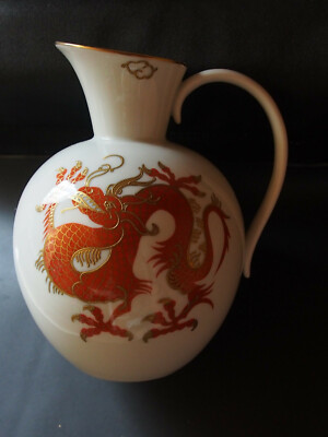 porzellanhenkelvase weiß mit Drachenmotiv und Goldrelief, handgemalt,H ca. 17 cm