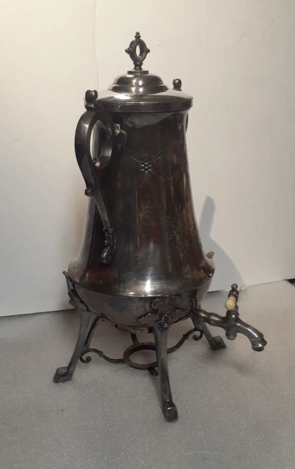 "Antigua urna de café Samovar Simpson Hall Miller placa aguda plateada 16"" de alto" Foto 2 de 4