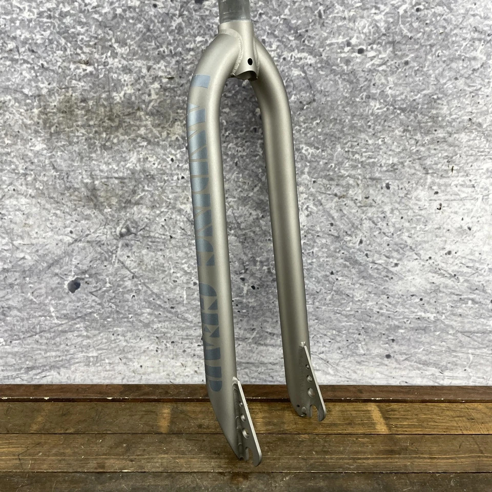 SE Racing 29 in Landing Gear BMX Fork 1-1/8 Threadless Us vs Them 700c 29" - Image 2 of 4