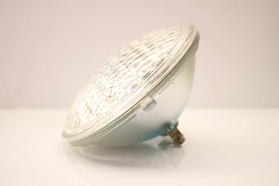 2 PACK Headlight Bulb Wagner Lighting 4419 - Image 3 of 4