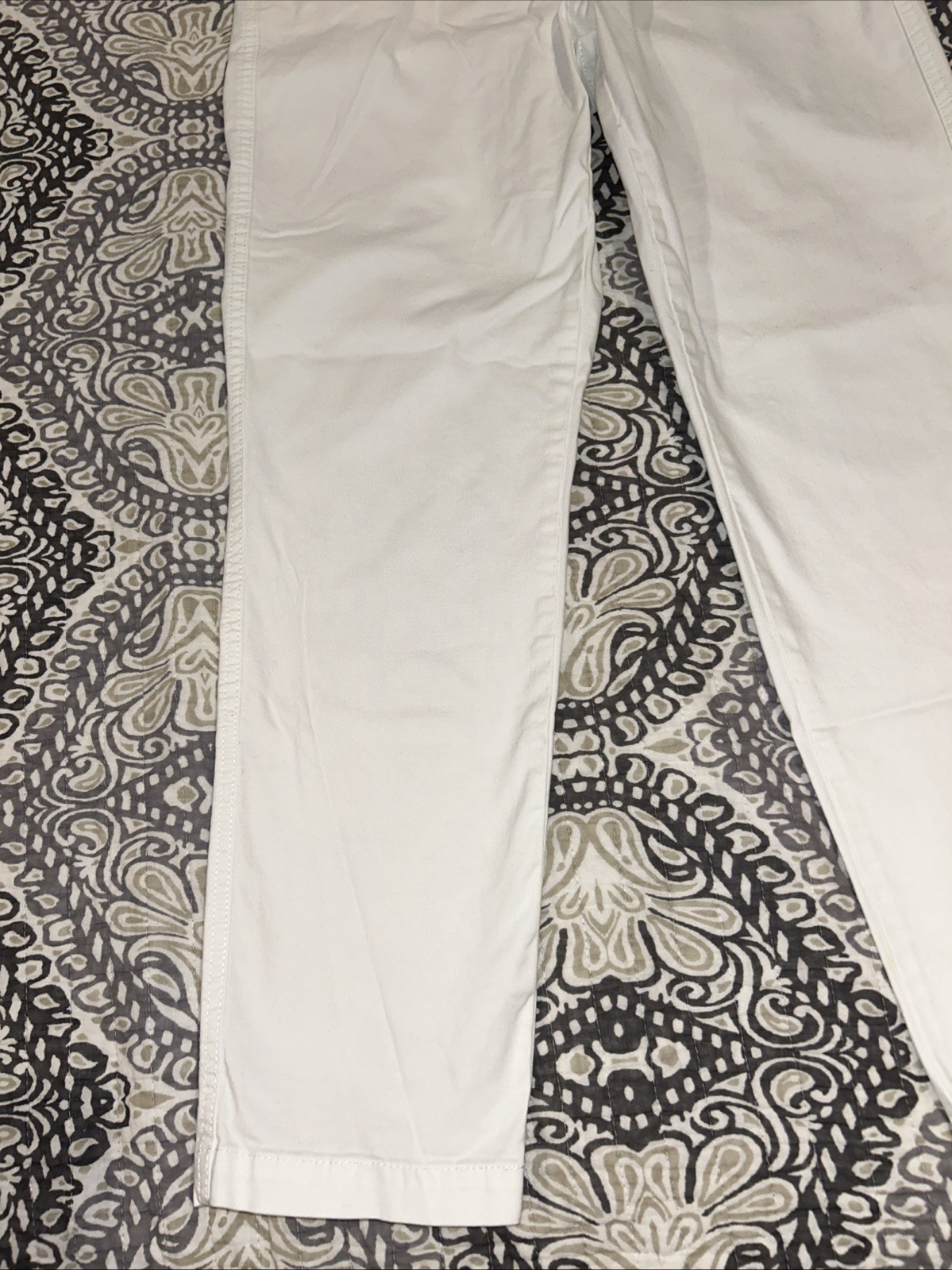 Amazon Essentials White Pants Size 4 With 4 Pocke… - image 3