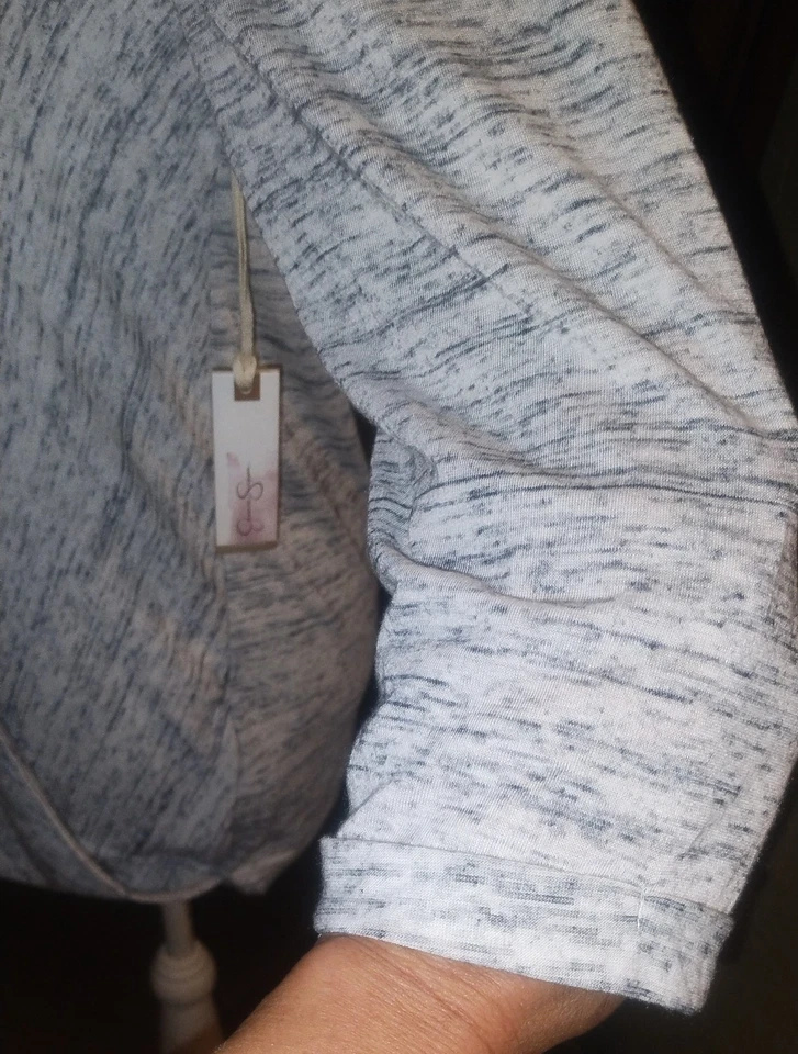 NWT Jessica Simpson Maternity Faux Wrap SOFT Nursing Shirt Top Size M - Image 3 of 4