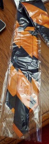 Connecticut Sun Basketball DESIGNER NECKTIE Orange & Black New In Package - Picture 3 of 3
