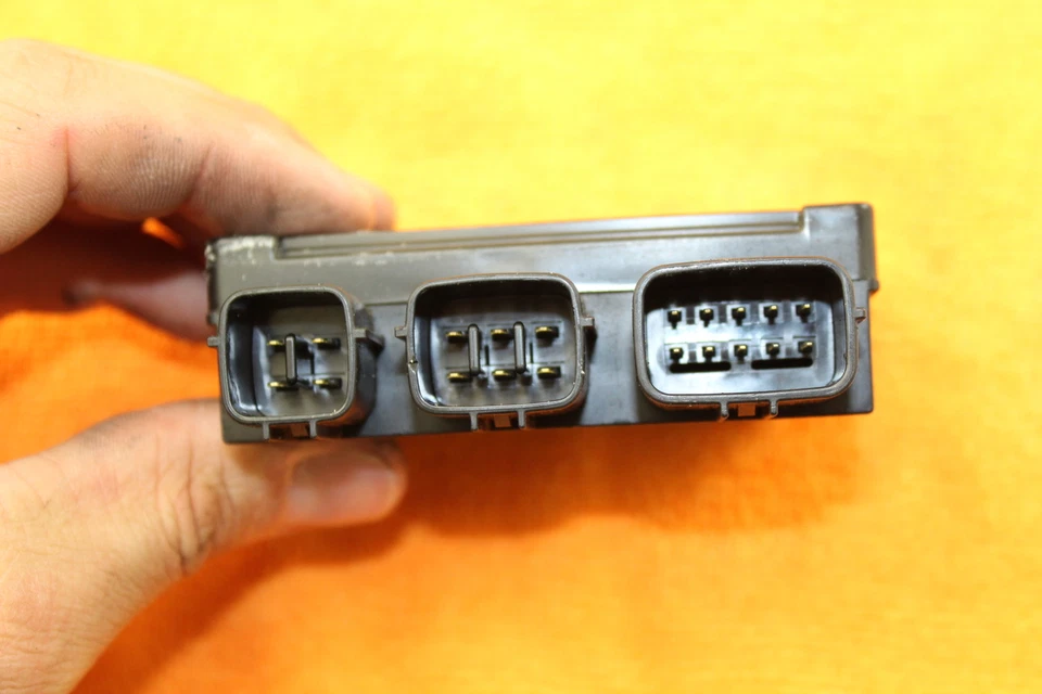 04 05 KAWASAKI NINJA ZX6R & ZX10R & VN2000 FUEL PUMP RELAY BOX - ***GOOD*** - Image 2 of 3