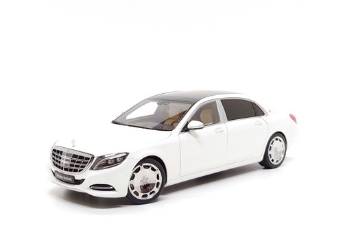 AUTOart 1:18 Mercedes-Benz Maybach S600 in Designo Diamond White Metallic - Picture 5 of 13