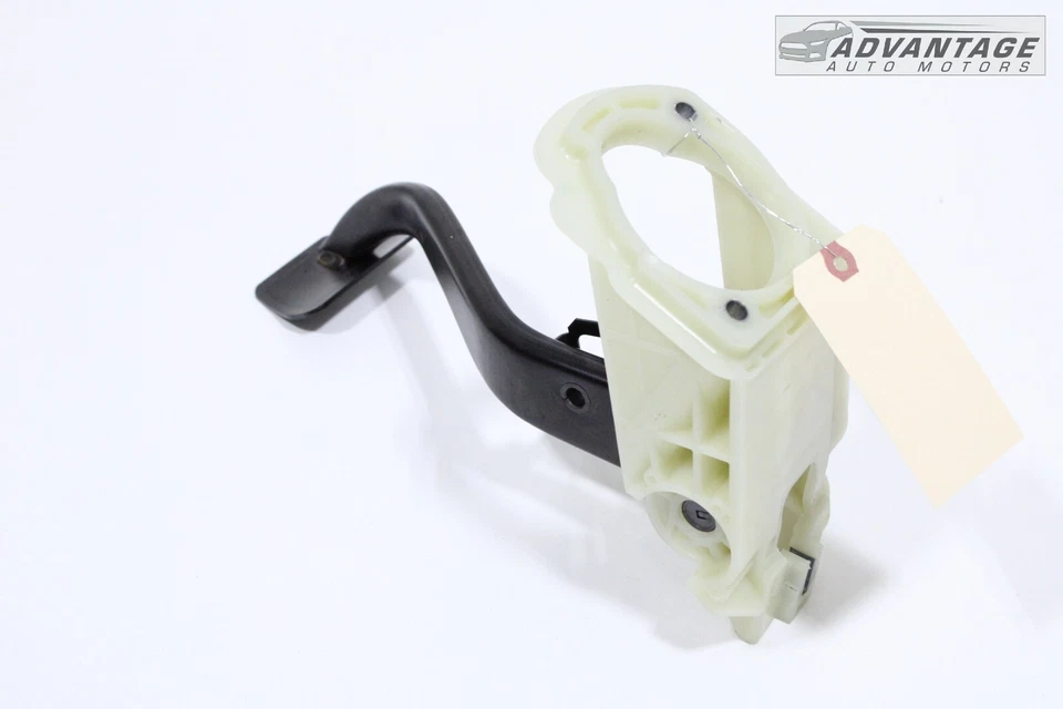 2013-2016 BMW 320I F30 BRAKE STOP PEDAL W/ SUPPORT MOUNT BRACKET OEM - Image 3 of 4