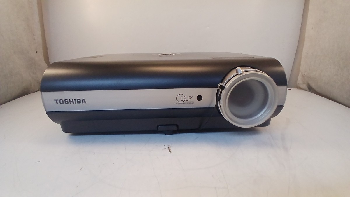 Toshiba TDP-T45 - DLP Projector 325 Lamp HRS w Manual & Bag