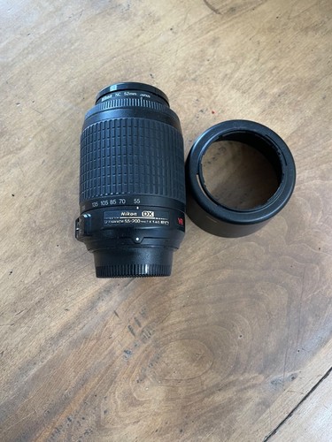 Nikon DX 55-200 VR lens w caps - Picture 2 of 3