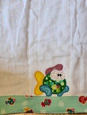 Baby Spuckunterlage bestickt Fisch