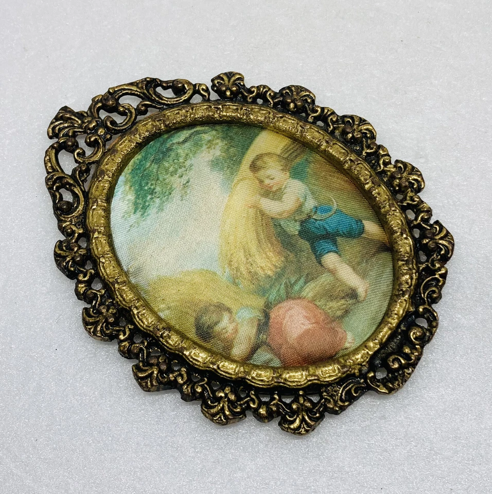 Arte de seda pintado con marco de metal de bronce ornamentado raro decoración “niños llevando heno” 23 Foto 2 de 4