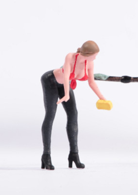 1/87 1/64 1/43 1/24 1/18 Repairman Car Cleaning Girl Miniature Model Scene Props