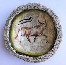 Joli cendrier ou vide poches en pierre de lave, FAIT MAIN, diamètre: 9,3 cm