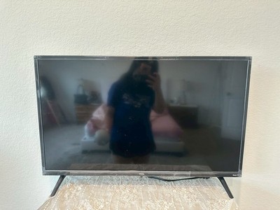 TCL 32S335 32  Roku Smart TV LED HDTV with Stand Legs - Tested Working