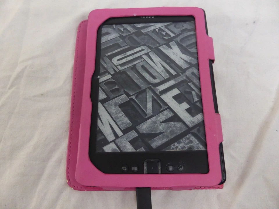 Amazon Kindle 4th Generation eBook Reader 6 Inch Screen D01100 - Image 2 of 4