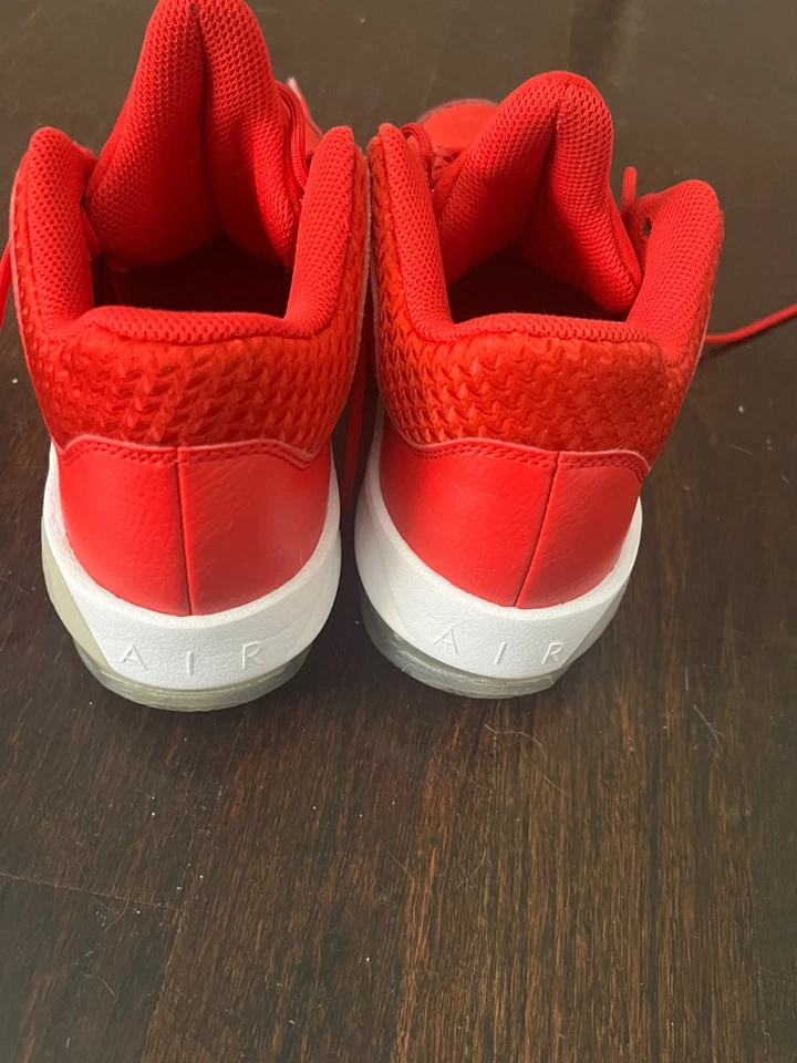 Talla 7 - Jordan Max Aura Gimnasio Rojo - CQ9544-600 USADO EN EXCELENTE ESTADO Foto 4 de 4