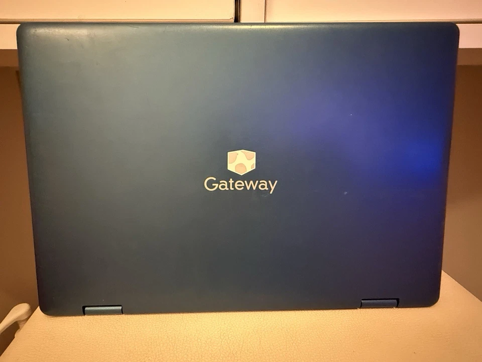 Portátil Gateway Windows 11 Pantalla táctil Foto 2 de 4