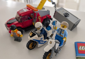LEGO 60137 City Police Tow Truck Trouble Complete w/ Instructions, No Box
