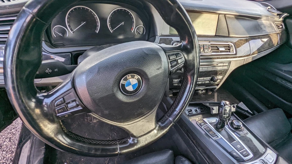 Capô usado serve: 2011 BMW 750I grau A - Imagem 4 de 4