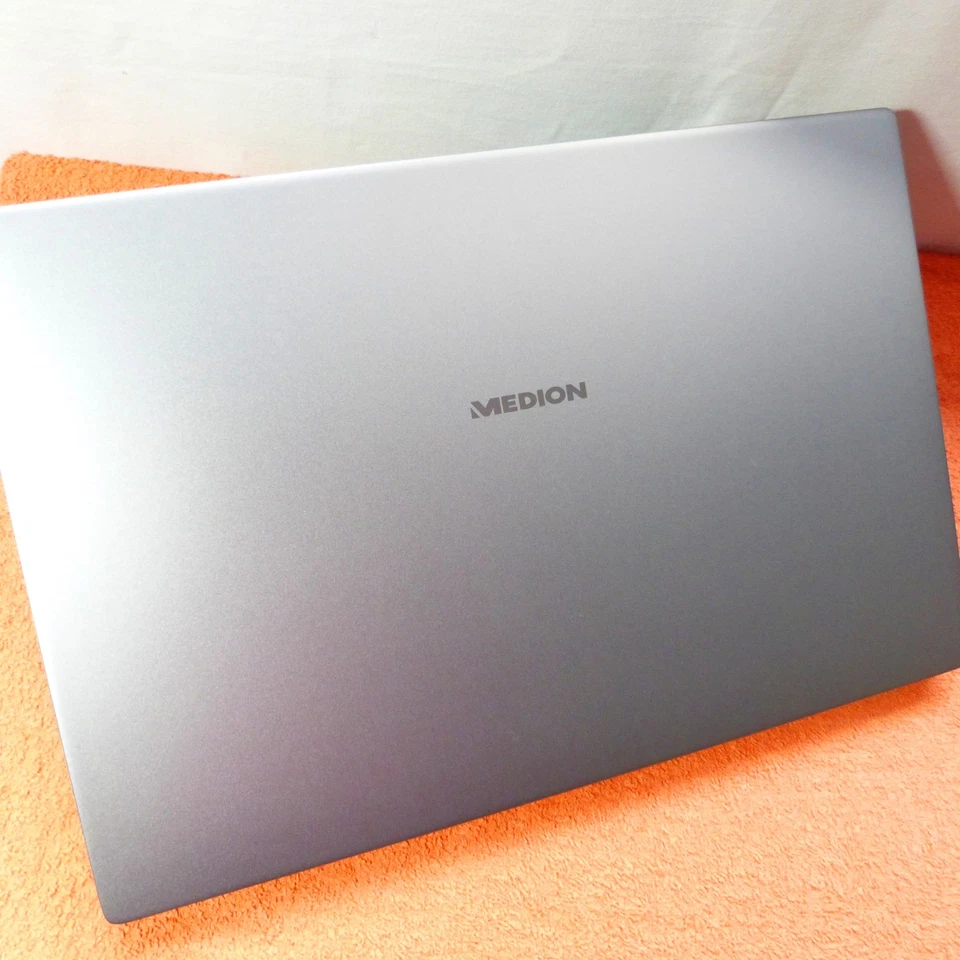 Medion S17404 METALL ULTRABOOK 17 Zoll FULLHD l Windows 11 SSD l Intel 10 GEN - Bild 2 von 4