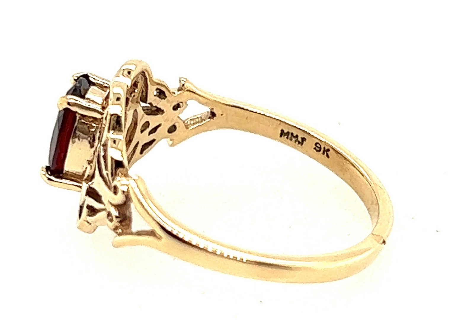 Ruby & 9ct Yellow Gold Ring - image 6