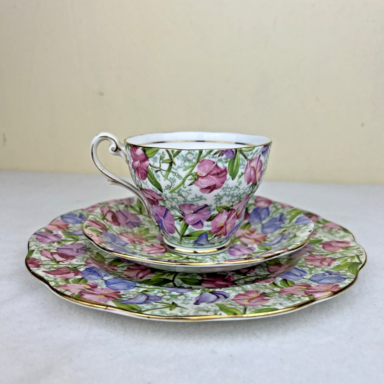 Royal Standard Fine Bone China Sweet Pea Pattern Teacup Saucer And Salad Plate