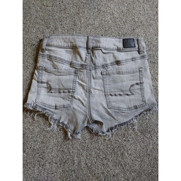 Pantalones cortos vaqueros American Eagle Super Stretch para mujer talla 4. Foto 4 de 4