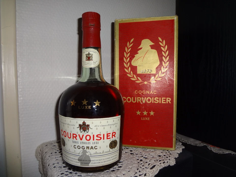 vieille bouteille cognac COURVOISIER 70cl - Photo 1/1